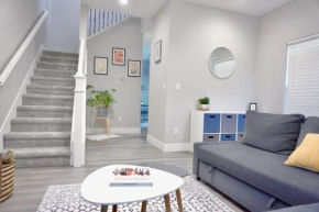Charming & Cozy Haven Near Oak Park Brewing!